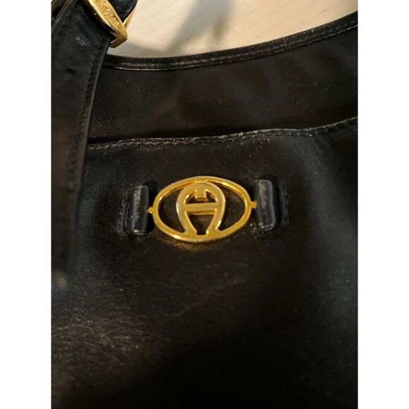 Vntg Etienne Aigner Navy Blue Leather Double Strap Hobo Snap Close Bottom Feet - Picture 2 of 8